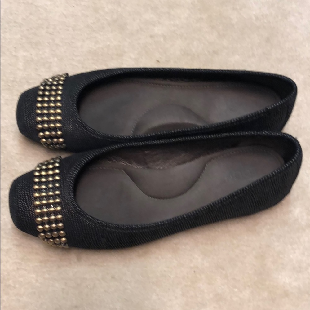 Auri brown ballet flats with gold accents